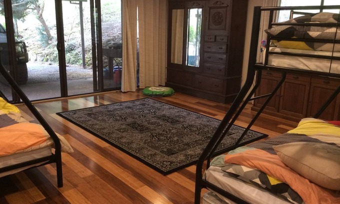 Wyong Creek Resort | Private room ∙ 4 guests