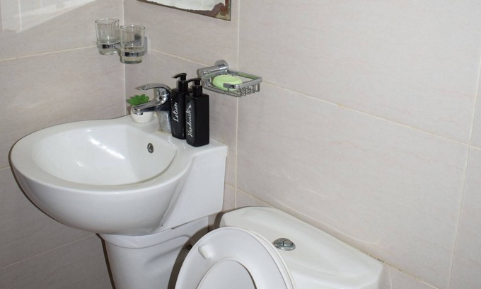 Thompson Estate Apartment | Private Room in Fully Furnished Nairobi Apartment