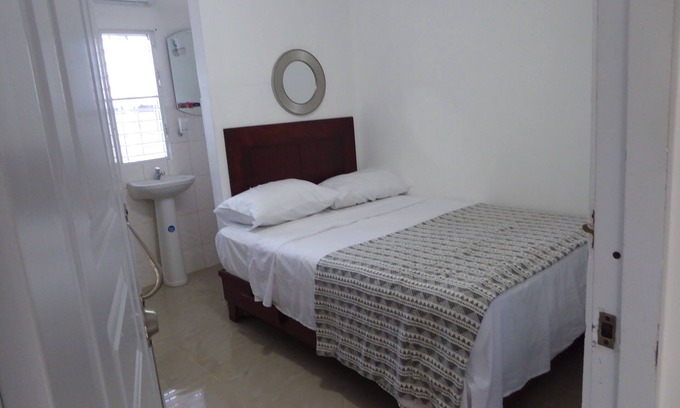Barrio Las Yaguitas Apartment | Private Room with Kitchen and Laundry