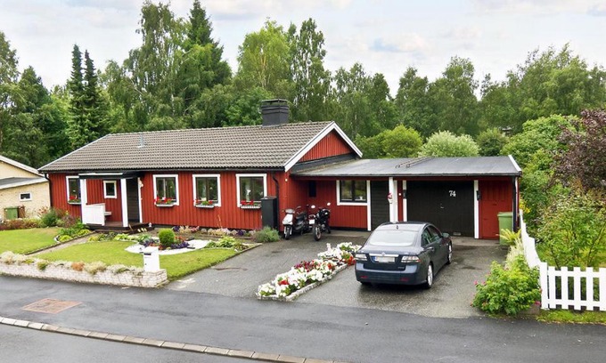 Umea House | Private Room with No Windows in Shared House-5