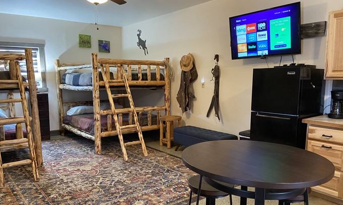 Lazear House | Private Studio Bunk House on 70 acre horse ranch