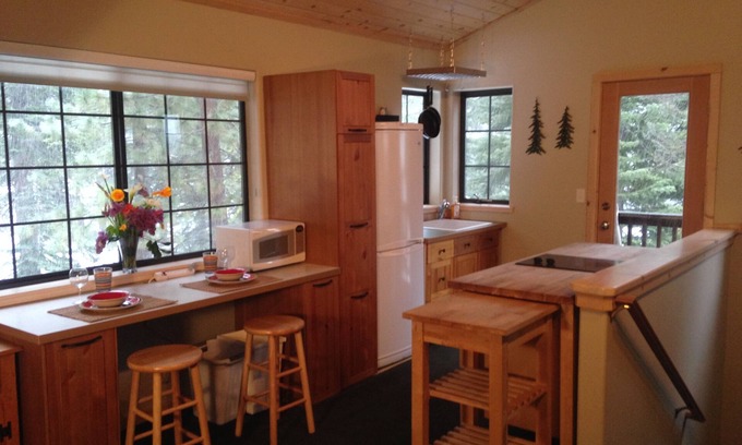 Kingswood Estates Apartment | Private Studio With Balcony In Lake Tahoe, Kings Beach, Tahoe Vista, Northstar