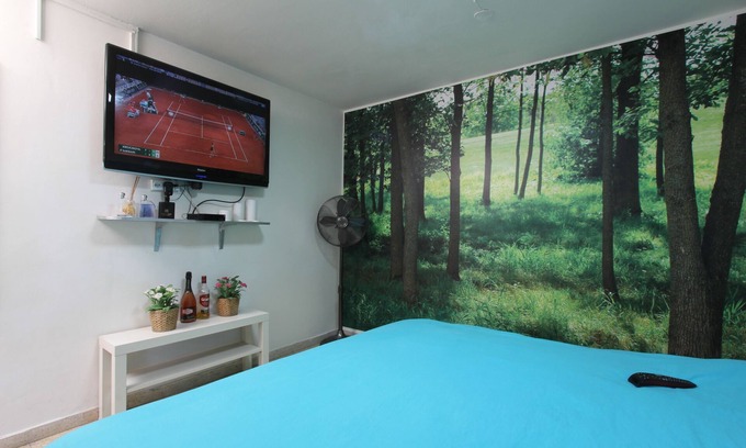 Gedera Apartment | Private suite for 5-6 people (03)