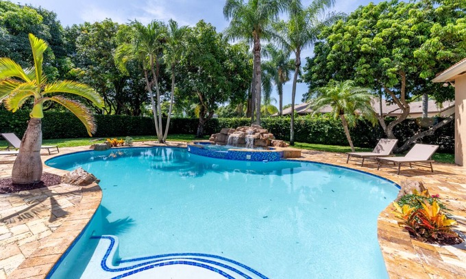 Cutler Bay Villa | Private Villa Pool & Waterfall