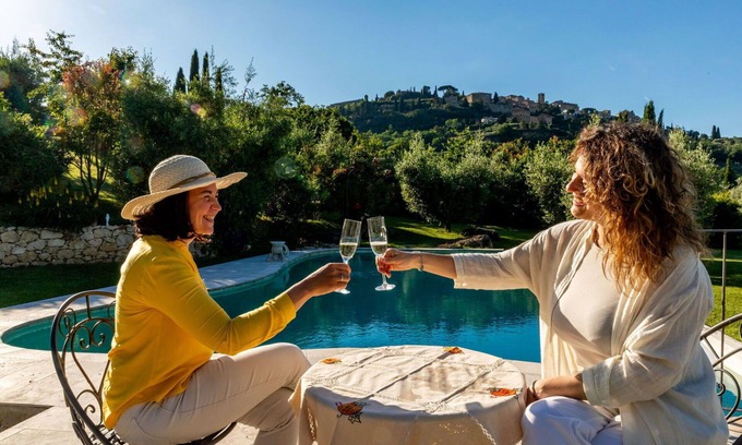 Montepulciano Villa | Private Villa with hot tub, private pool, A/C, WIFI, TV, patio, pets allowed, panoramic view
