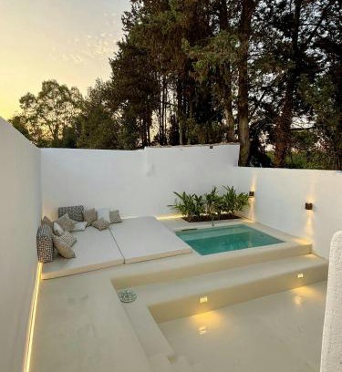 Cannole House | Private Villa With Pool By Historic Palace