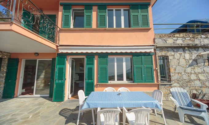 Recco Villa | Private Villa with WIFI, hot tub, private pool, TV, patio, panoramic view, close to Portofino