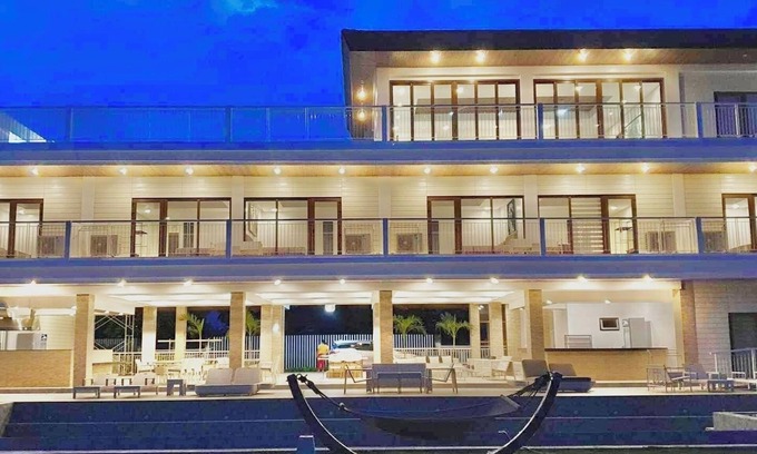 Lapu-Lapu House | Privé is a modern private 8-bedroom resthouse. A private sanctuary for everyone.