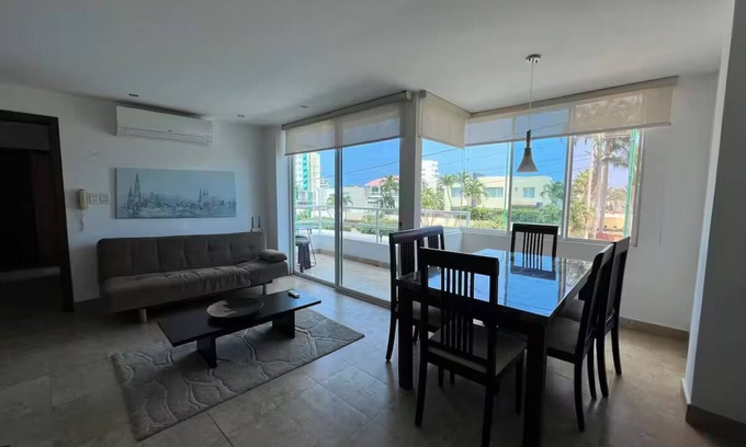 Manta Apartment | PRIVILEGED LOCATION in Barbasquillo! 2-bedroom apt. with AC, balcony, WiFi