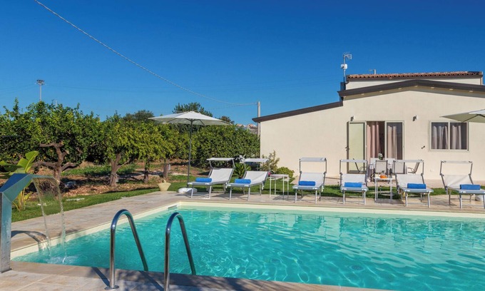 Ispica Villa | Profumo di Zagara 6+2, Emma Villas