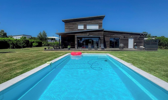 Loctudy House | PROMO ! Vacation home in Loctudy, private heated pool