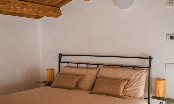 Cison di Valmarino House | Prosecco Escape: Elegant Room in Cison