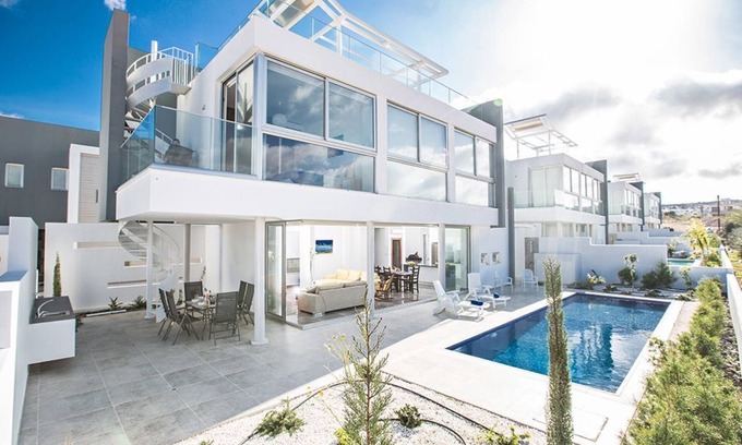 Pernera Cottage | Protaras Holiday Villa BP4 - a villa that sleeps 7 guests in 3 bedrooms