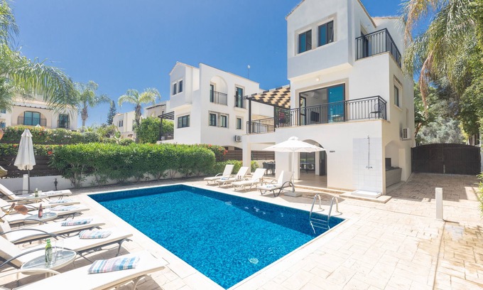 Protaras Villa | Protaras Holiday Villa MY5 - a villa that sleeps 10 guests in 5 bedrooms