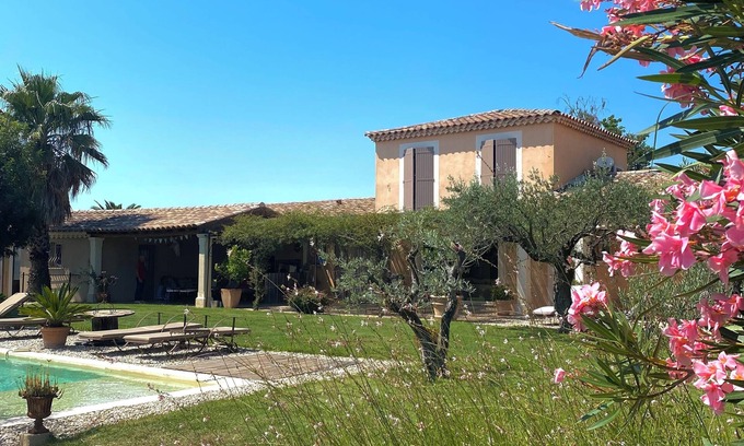 Meynes House | Provencal House With Pool