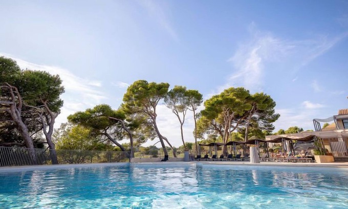 Saumane-de-Vaucluse Apartment | Provence Country Club by Interhome