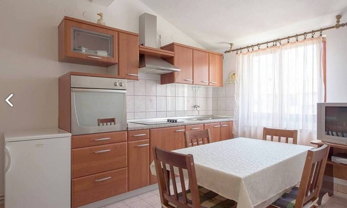 Rovinj Apartment | Prusic 2, small and cosy apartment in a quiet part of Rovinj (3 persons)