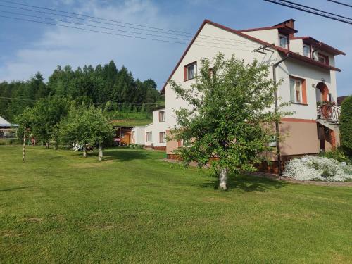 Uherce Mineralne Resort | Przy Winogronie