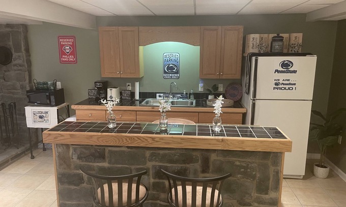 Park Forest Village House | PSU Suite - 4 miles from campus