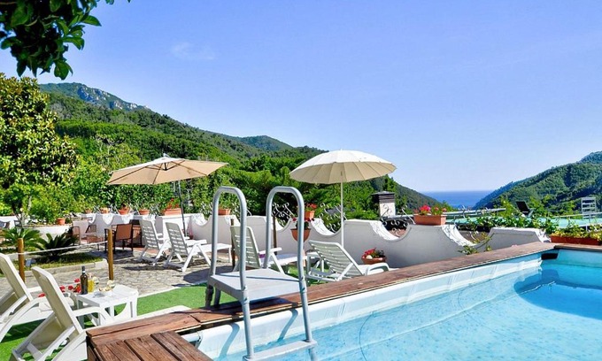 Pucara Villa | Pucara Villa Sleeps 3 with Pool and Air Con