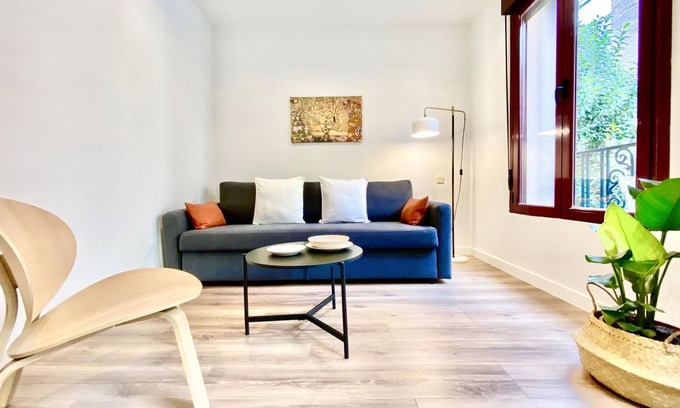 Las Acacias Apartment | Puerta de Toledo VII - 2-Bedroom Apartment