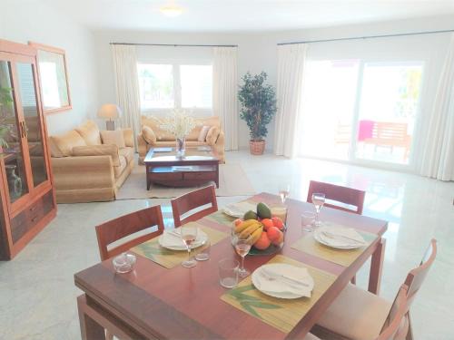 Puerto Banus Apartment | PUERTO BANUS MARBELLA PLAYAS DEL DUQUE