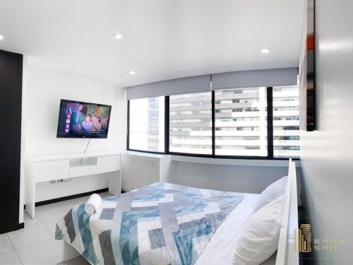 Puerto Santa Ana Apartment | Puerto Santa Ana, Lujoso y Exclusivo Departamento en piso alto!