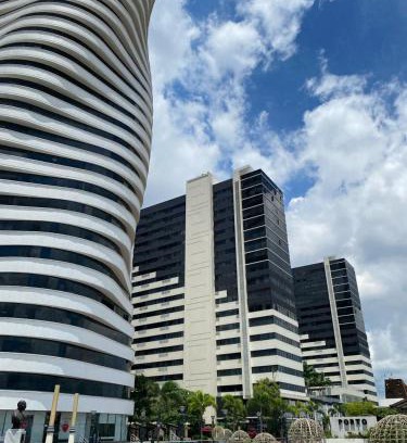 Puerto Santa Ana Apartment | Puerto Santa Ana, Torres Bellini, 2 dormitorios, Parqueo