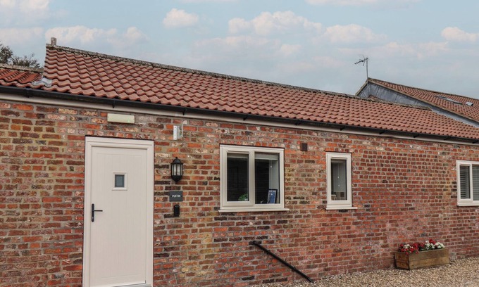 Flamborough House | PUFFIN, pet friendly, character holiday cottage in Flamborough