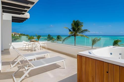 Cap Cana Marina Apartment | Punta Palmera Beach Front with private cold jacuzzI