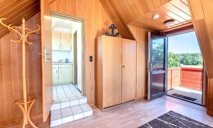 Utersum Apartment | "Pure relaxation: vacation apartment Haus Schultz with a fantastic sea view"