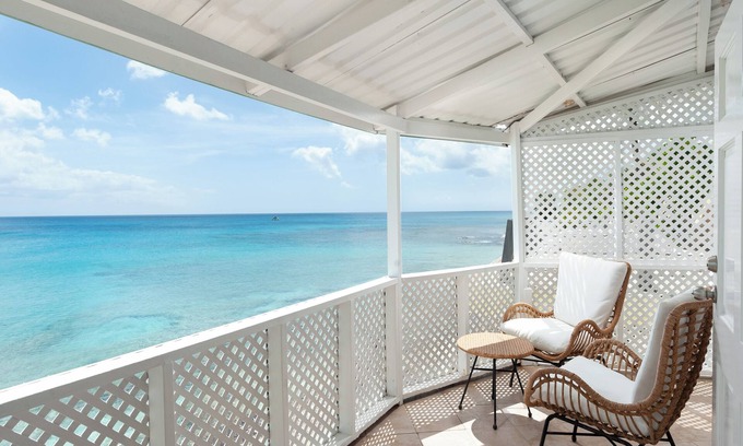 Gibbs Bay Villa | Purple Rain:Ocean Bliss on Mullins Beach, Direct SeaViews, 2 Bed/2 Bath, WiFi