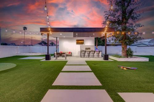 Peoria House | Putting Green and Gazebo Upscale Peoria Home