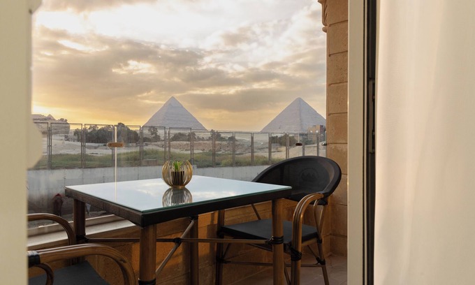 Qasr an-Nil Hotel | Pyramids Land View