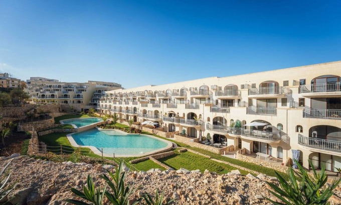 Qala Apartment | Qala Skyview Penthouse – Pool, Sunsets & BBQ Area