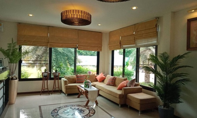 Lat Krabang Hotel | QG Resort