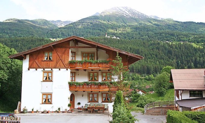 Quadratsch Apartment | Quadratsch by Interhome