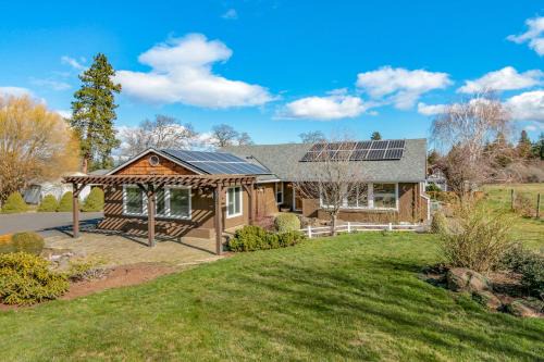 Hood River House | Quail On Sunset