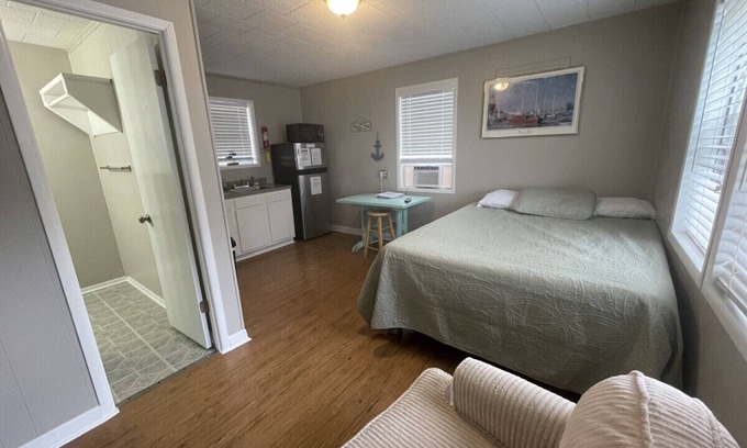 Pottsboro Cabin | Quaint cabin at Little Mineral Marina: Cabin 4