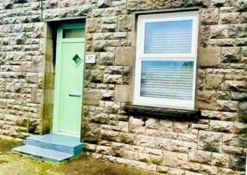 Milford Haven House | Quaint cottage close to Marina