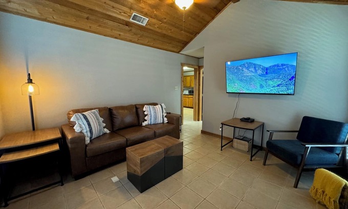 Boerne Cottage | Quaint Cottage in Scenic Sisterdale