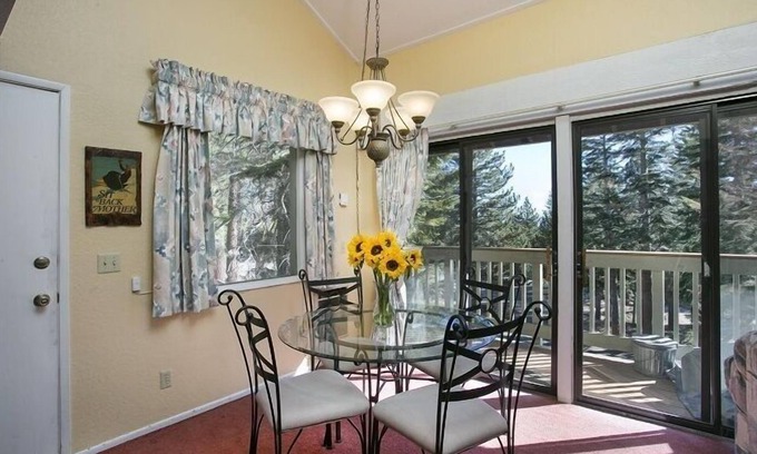 Mammoth Lakes Condo | Quaint Cottage Style 1 Bedroom 2 Bath by Village