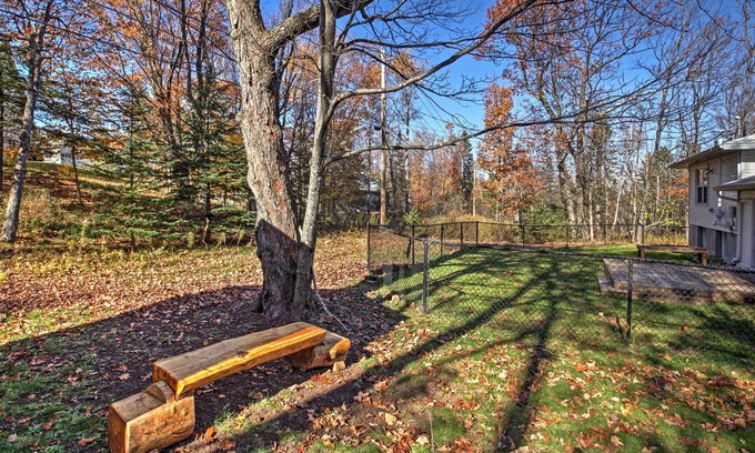 Kenwood Cottage | Quaint Duluth Hideaway w/Private Fenced-in Yard!