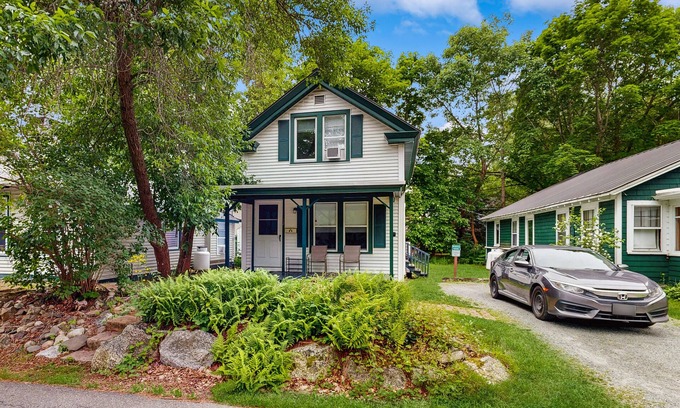 Bar Harbor Cottage | Quaint Family-Friendly Cottage Near Main Street w/Free WiFi and Partial A/C