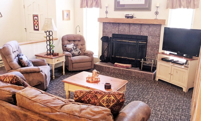 Pinetop Villa | Quality Hill Resort Villa, luxury town home nestled among the tall pines