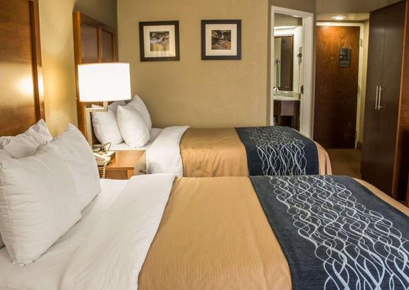 Akron Hotel | Quality Inn Akron