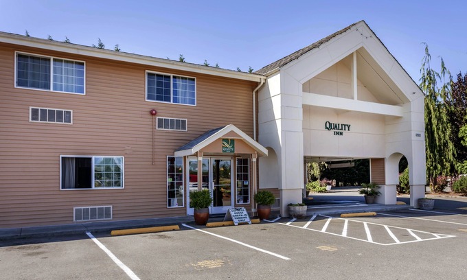 Arlington Hotel | Quality Inn Arlington