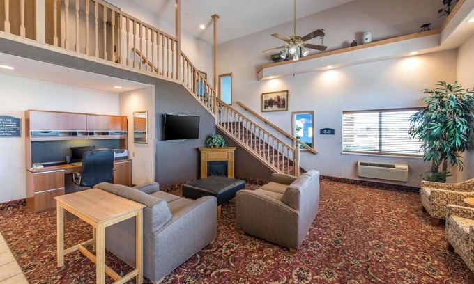 Burlington Hotel | Quality Inn Burlington