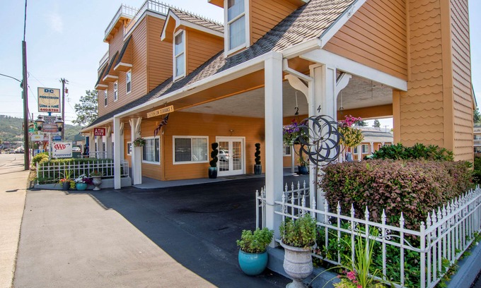 Roseburg Hotel | Quality Inn Central Roseburg