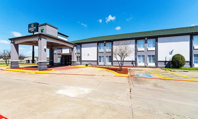 Greenville Hotel | Quality Inn Greenville I-30